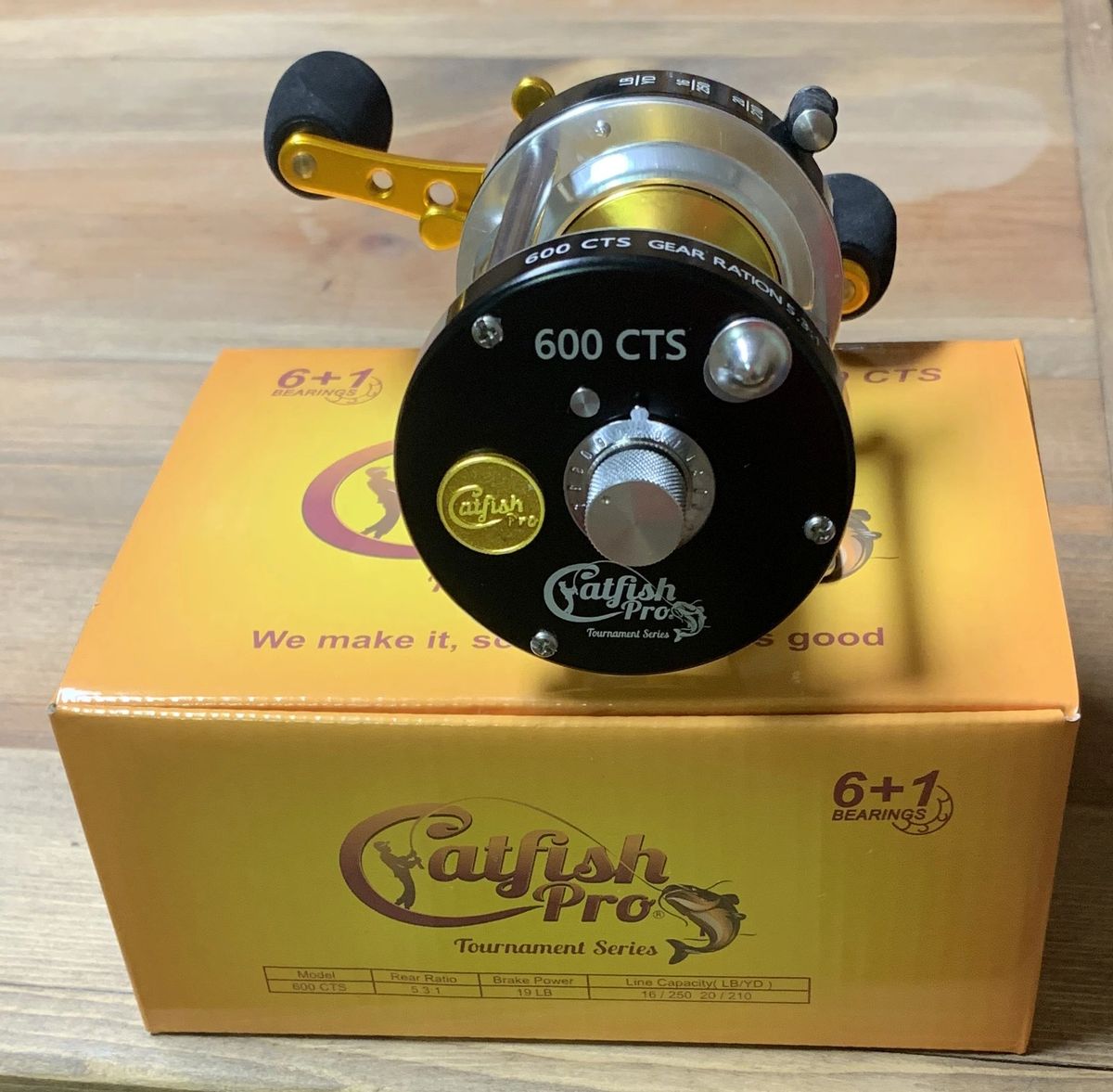 Catfish Pro Tournament Series Round Baitcasting Reel 600 CTS